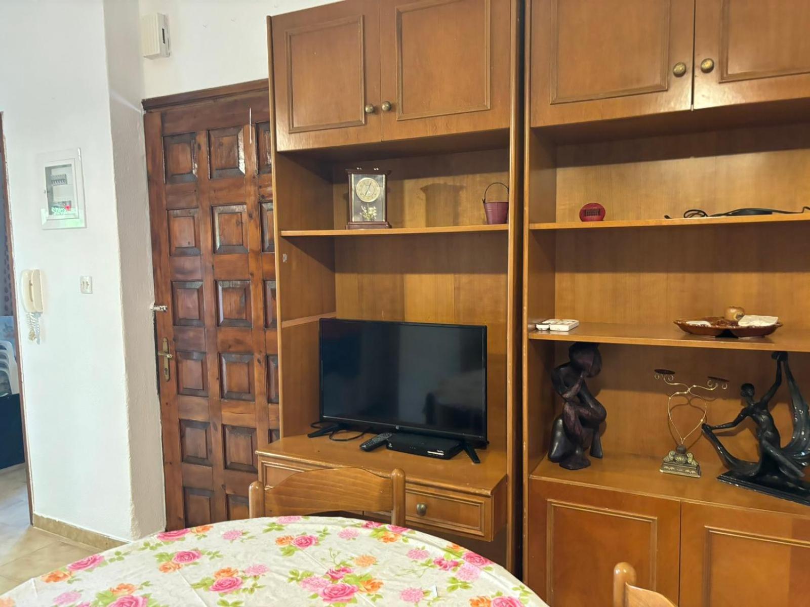 Island Apartments Vrasná Екстериор снимка
